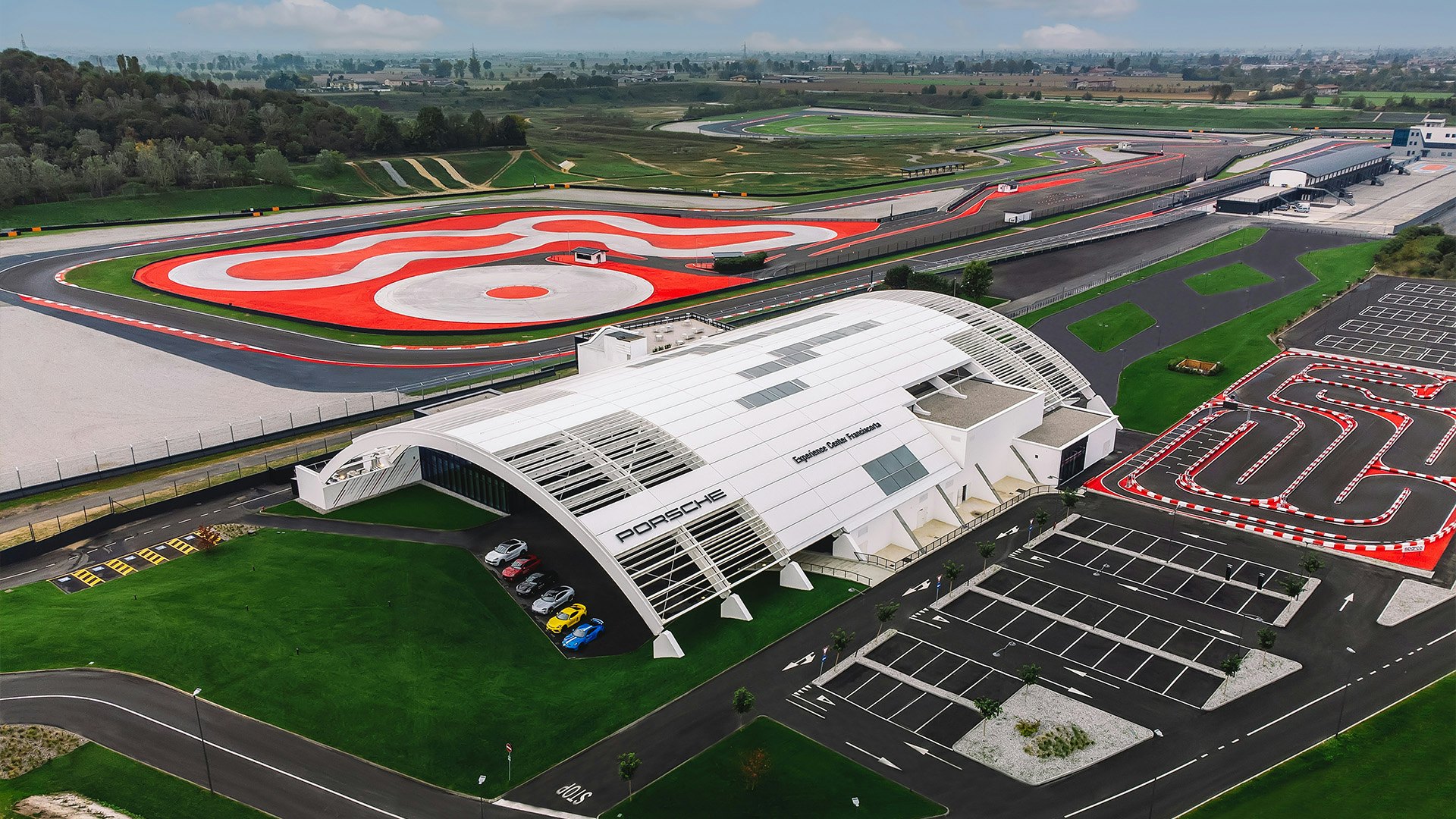 Porsche Experience Center selalu suguhkan banyak keseruan