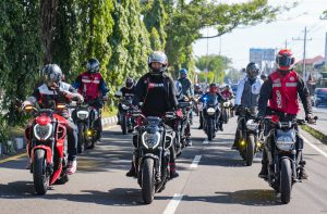 Candi Prambanan Diserbu 305 Ducati, Pecahkan Rekor MURI di Event We Ride As One
