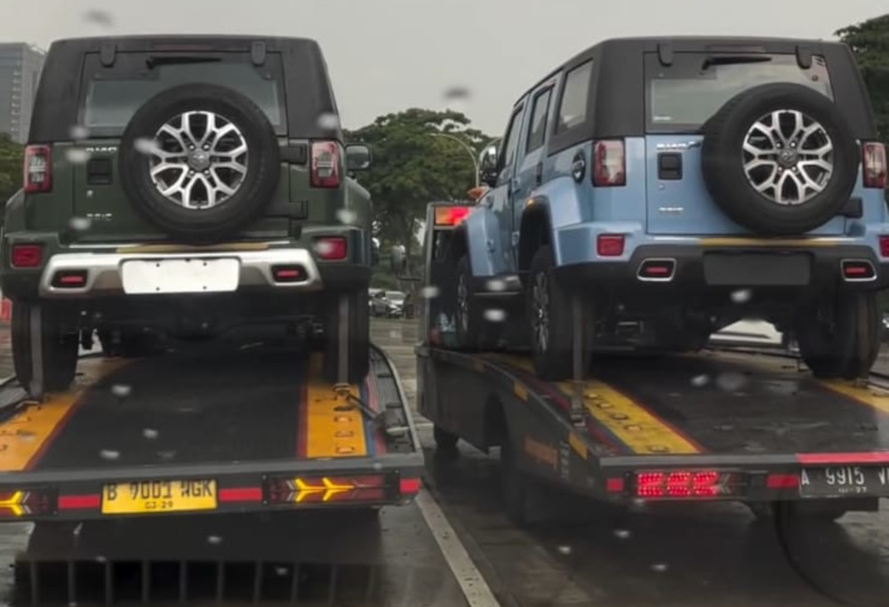 Bocoran video BAIC BJ-40 tengah diangkut truk