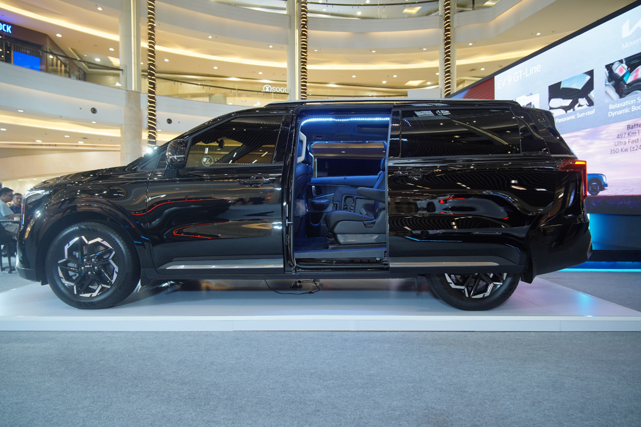 Kia Carnival baru sepanjang 5,1 meter bisa angkut 11 penumpang