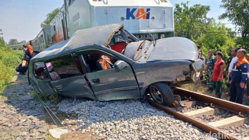 5 Daftar Kecelakaan Mobil Terparah di Indonesia, Kelelahan Faktor Utama! Kecelakaan mobil terparah di Indonesia