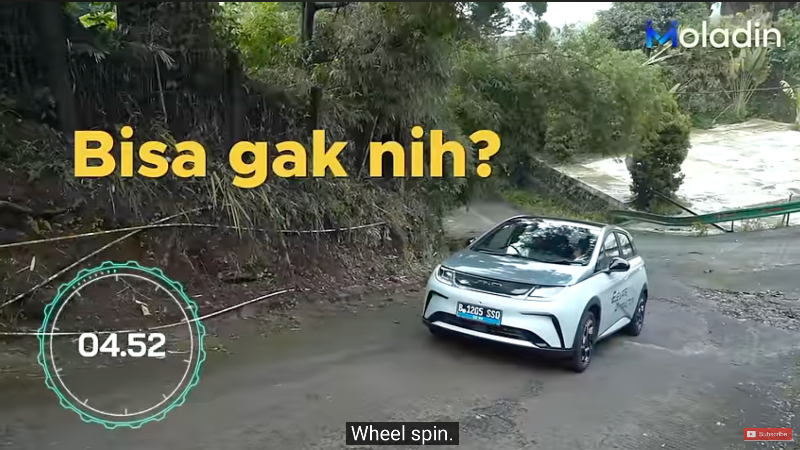 Komparasi MG 4 EV vs BYD Dolphin