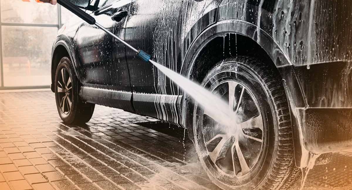 Waspada Cuci Mobil Dengan Air Bertekanan