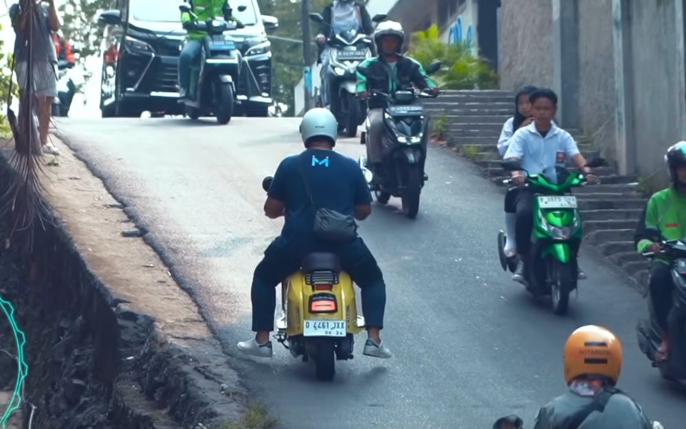 Komparasi Vespa Primavera vs Scomadi Turismo Piccolo Duo Klasik Asyik image714