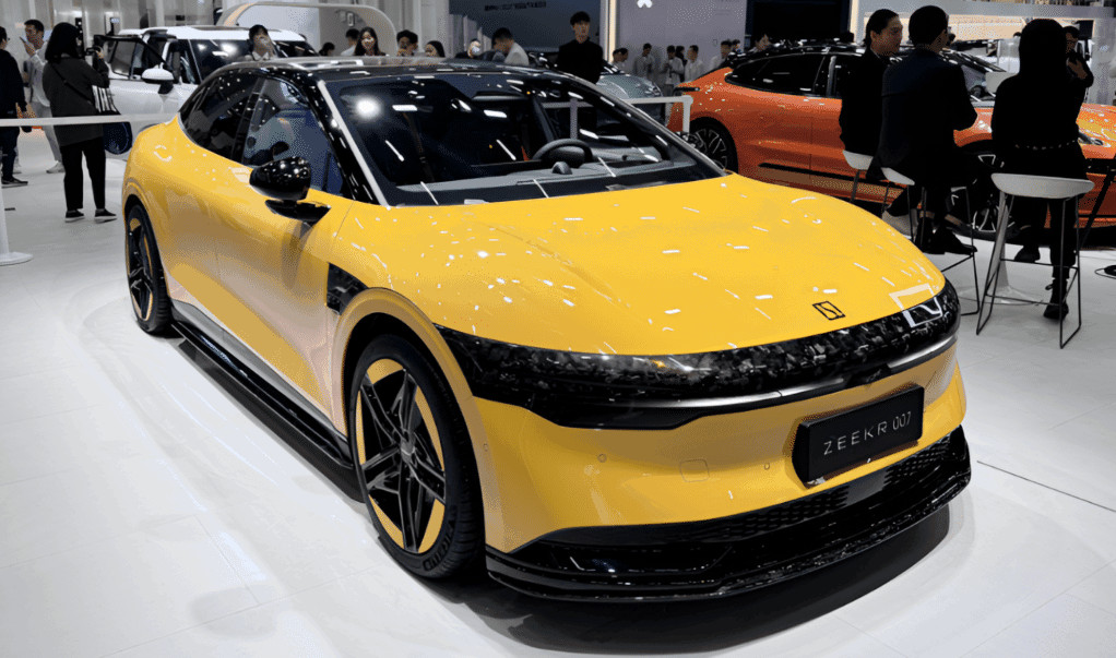 Desain bodi Geely Zeekr 007 menang Reddot Car Design 2024 