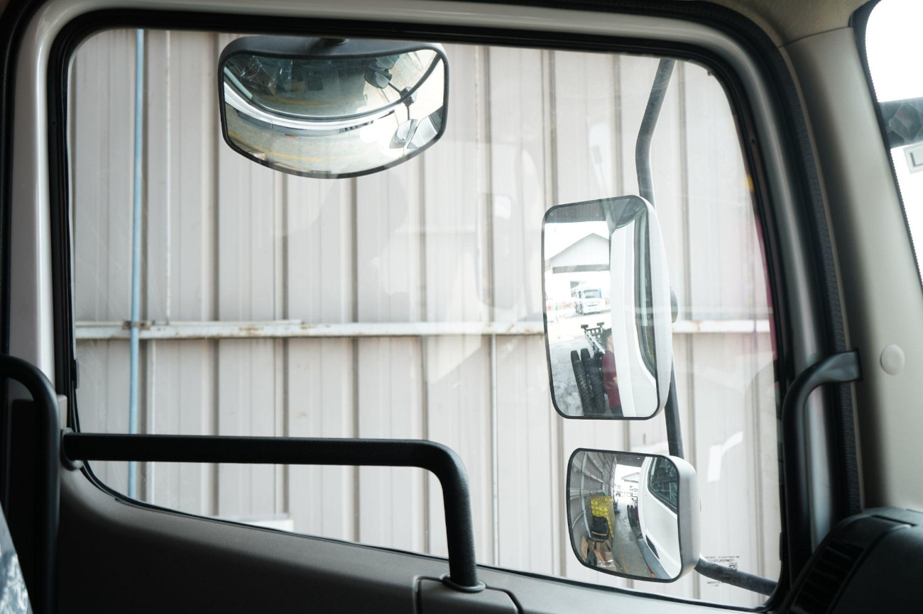 Pandangan ke depan juga belakang harus bisa mengantisipasi potensi kecelakaan