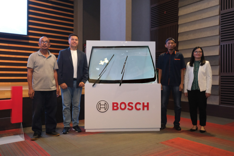 2.000 Wiper Bosch Clear Advantage Dibagikan Gratis, "Berkendara Aman #TenangAdaBosch" Wiper Bosch Clear advantage