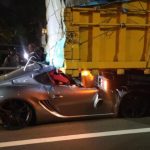 Kecelakaan Maut Porsche di Tol Dalam Kota Jakarta, Pengemudi Tewas - Tuwaga