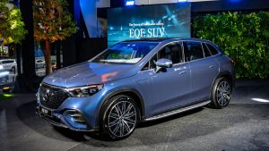 Mercedes-Benz EQE SUV