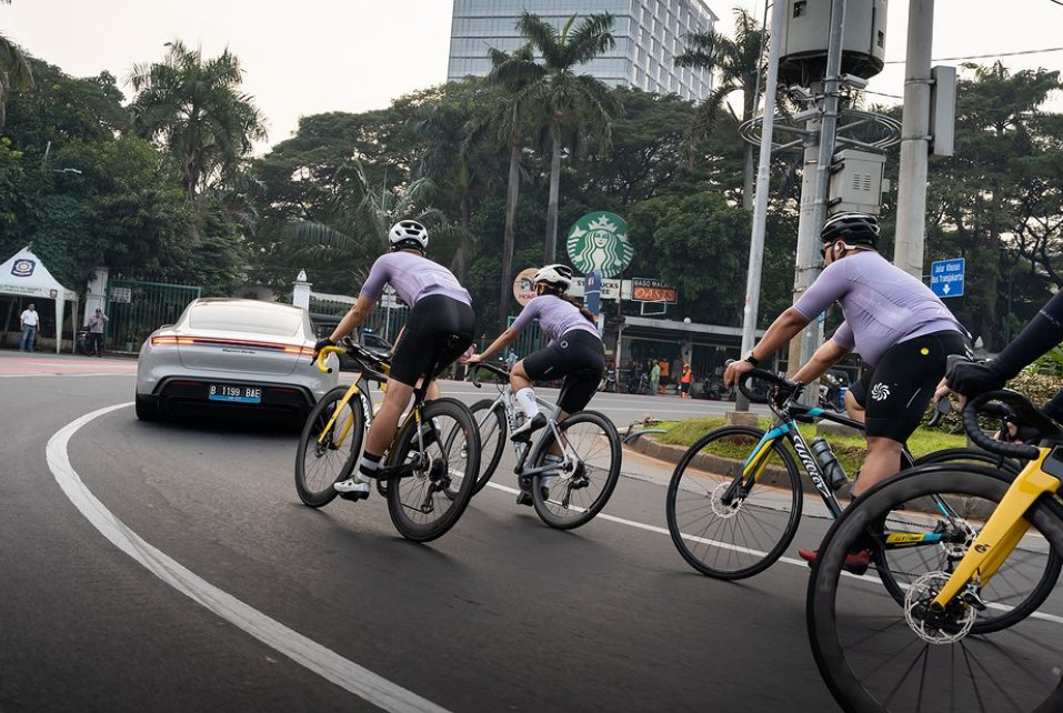 Driven by Performance: Porsche Precision Meets Cycling Passion digagas Porsche Indonesia