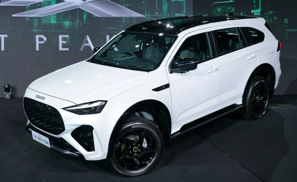 Ornamen kabin pada bagian kabin dihias aksen hijau limau