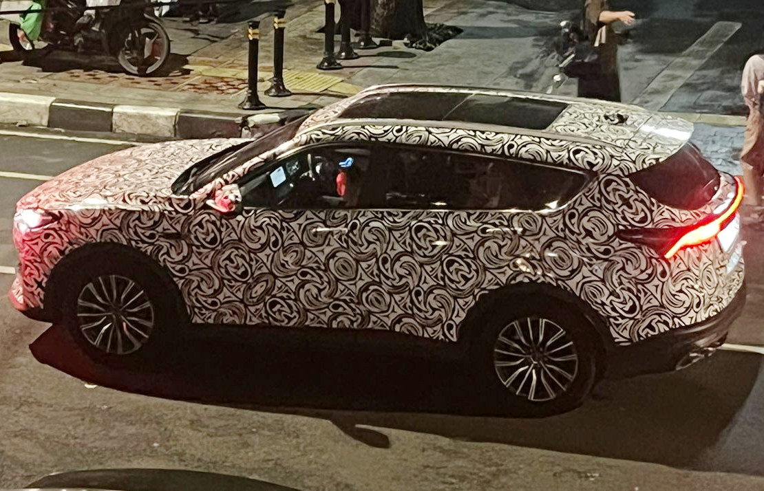 Jetour X70 Plus akan pakai pelek multi-palang 20 inci dan panoramic roof seluas 62 inci 