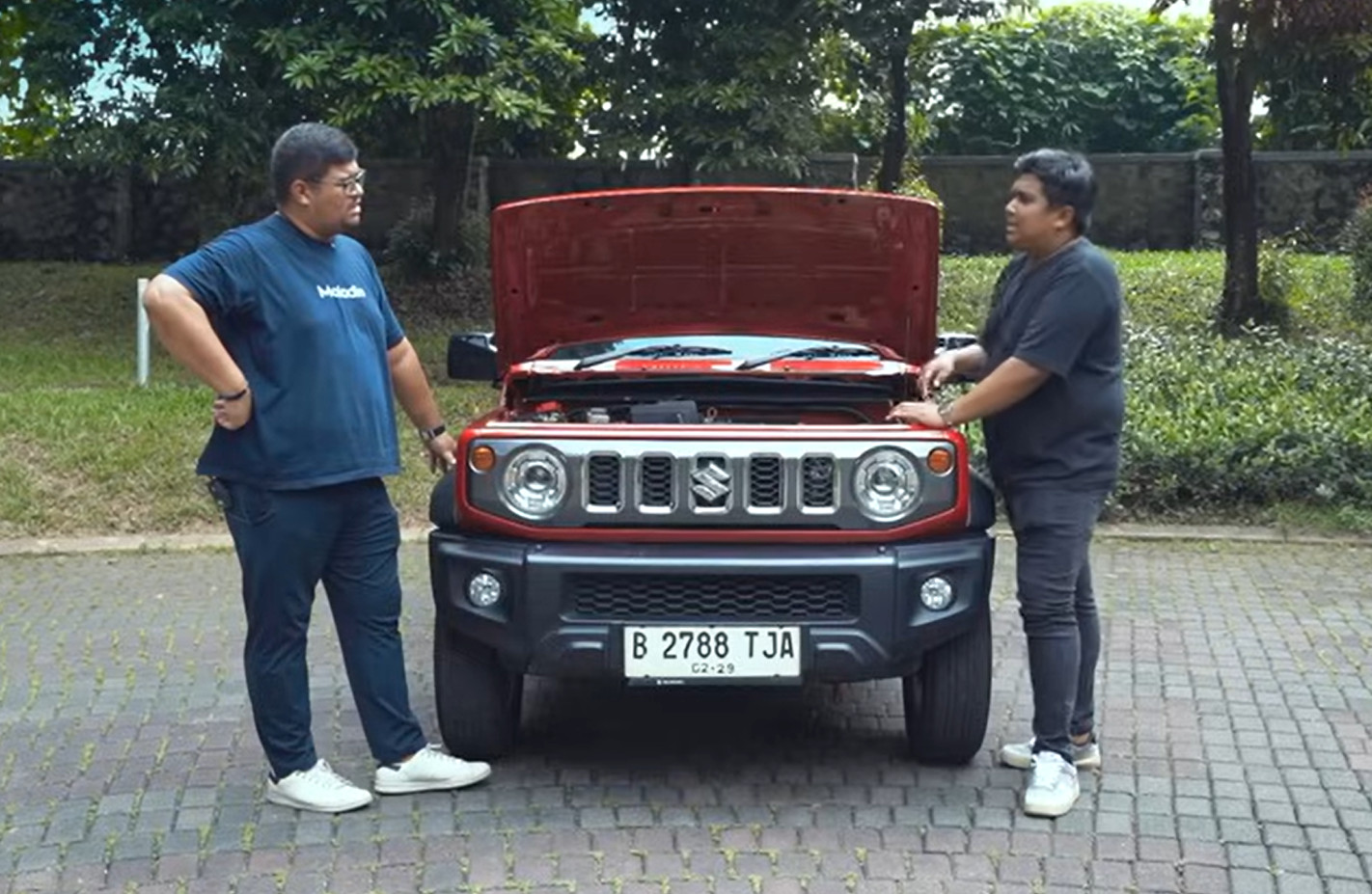 Desain mengotak dengan pendekatan gaya tangguh tetap menjadi daya tarik utama Suzuki Jimny 5 Door