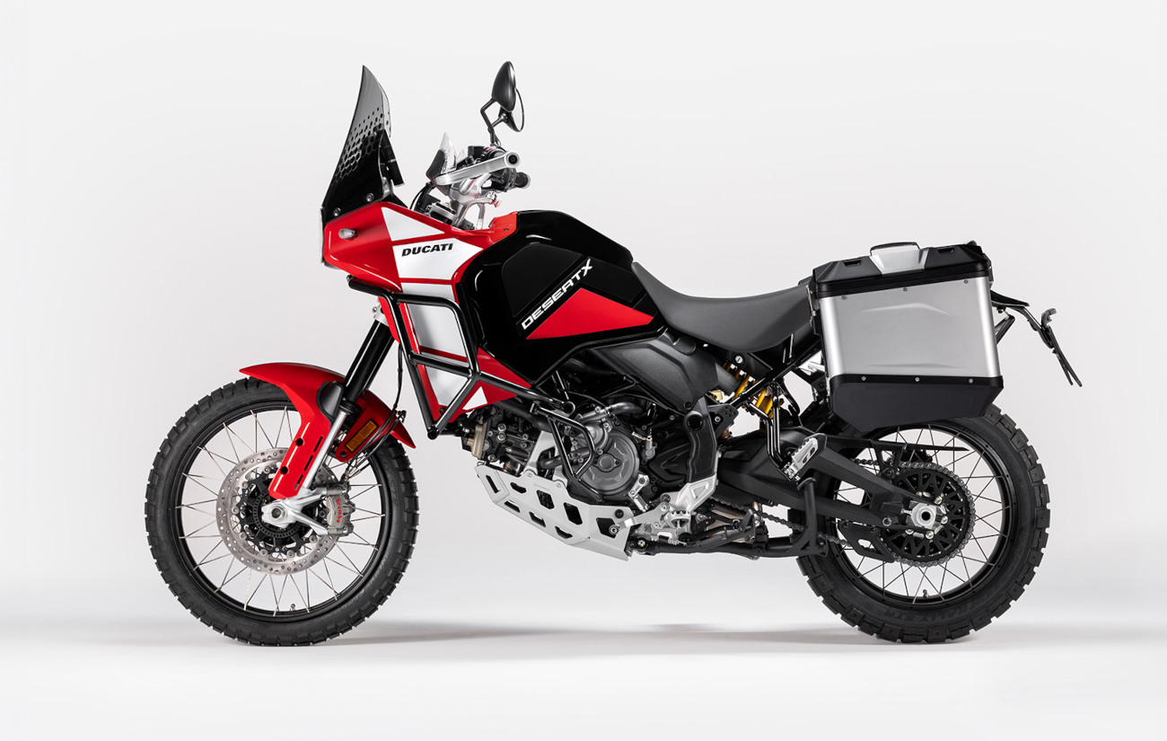 DesertX adalah sepeda motor multipurpose, termasuk unit Ducati DesertX Discovery yang dilengkapi sasis dan suspensi kokoh