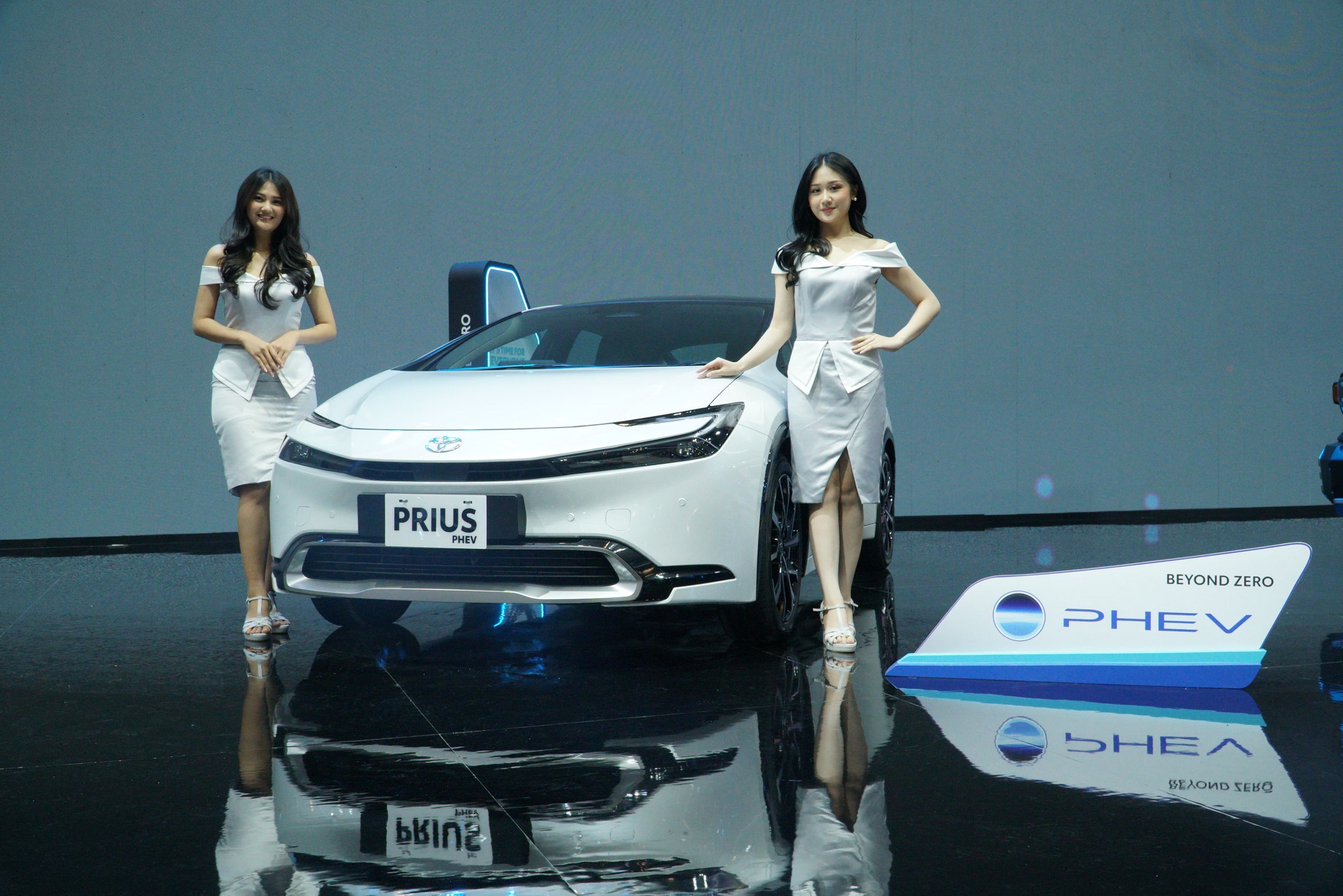 Toyota Prius PHEV baru sebatas perkenalan