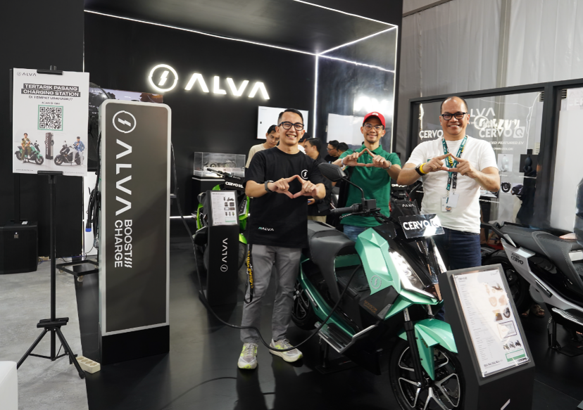Punya motor listrik Alva lebih pas kongkow di Pizz Hut dan Kopi Kenangan