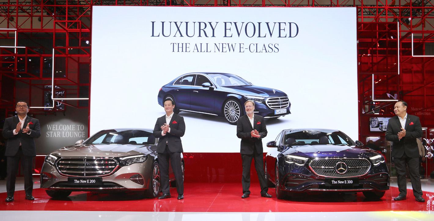 Komparasi Mercedes-Benz E 200 Exclusive Line dan E 300 AMG Line tampil mewah
