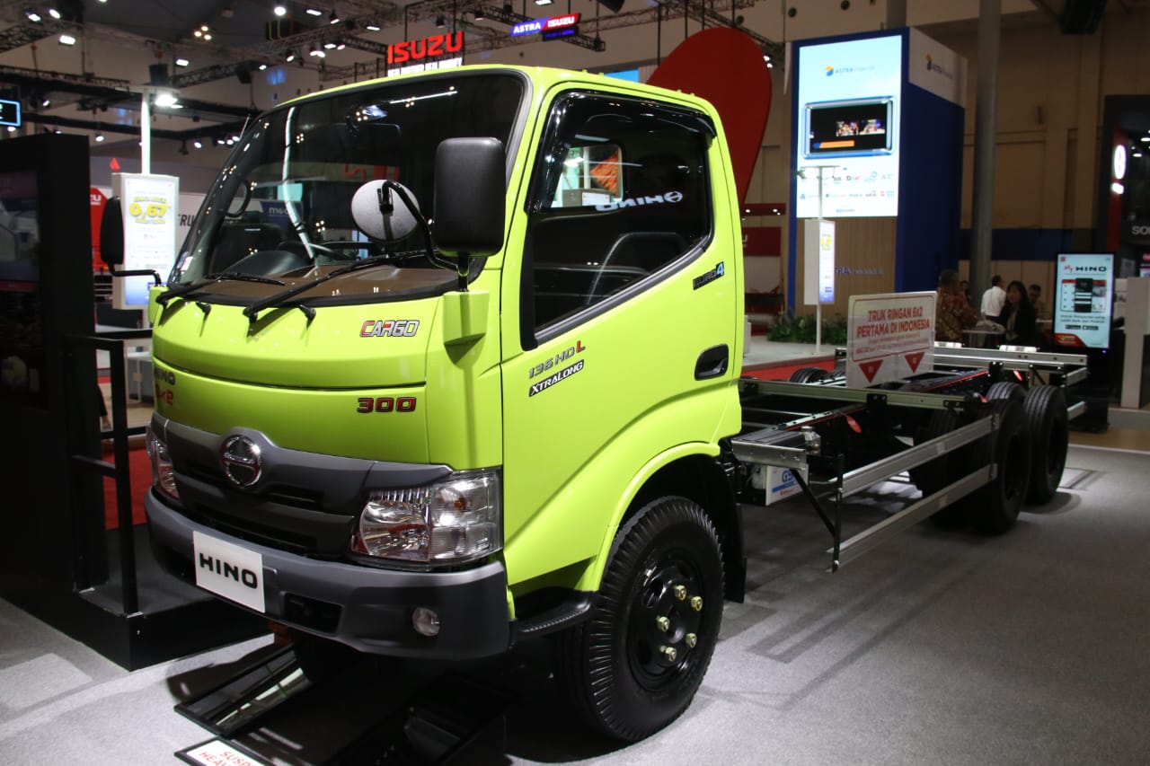 Hino Mencatatkan 106 SPK di GIIAS 2024, Nilai Transaksi Ditaksir Rp 76 Miliar Launching di GIIAS HINO 300 136 HDL 6x2 light duty truck pertama dan satu satunya dengan konfigurasi 6x2 di Indonesia