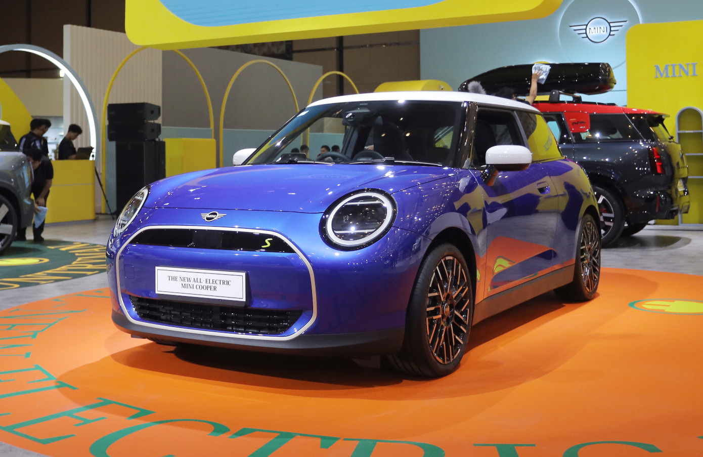 Spesifikasi MINI Cooper SE, Hatchback Listrik Dengan Jangkauan 402 Km Tanpa Isi Bensin