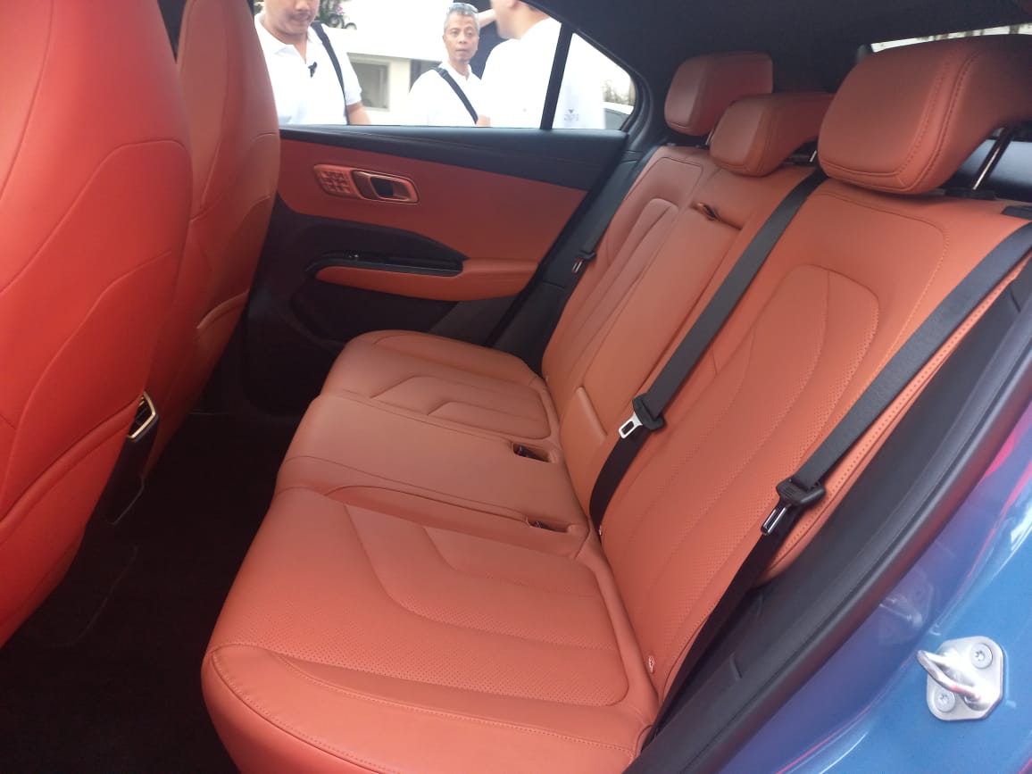 Wujud Utuh Neta X Versi Indonesia Diumbar, Rival Omoda E5 Ini Siap Tampil di GIIAS 2024 Jok baris kedua cukup lega