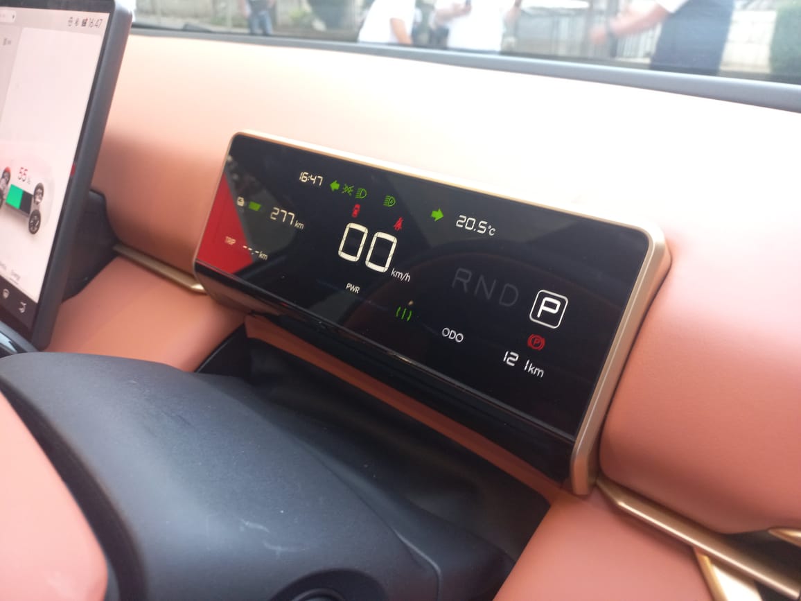 Wujud Utuh Neta X Versi Indonesia Diumbar, Rival Omoda E5 Ini Siap Tampil di GIIAS 2024 Layar speedometer depan setir dibikin persegi panjang