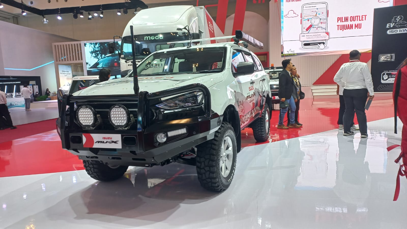 Isuzu Pamer Giga, Traga, Hingga Elf EV di GIIAS 2024, Pengusaha Punya Banyak Pilihan! Isuzu tawarkan kendaraan komersil bagi pengusaha