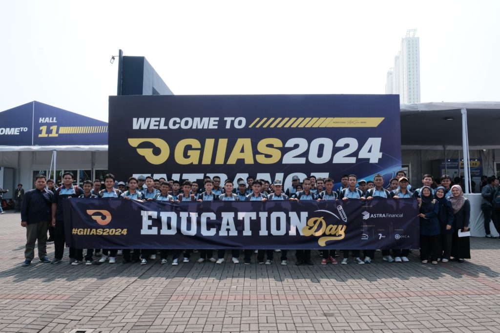1.000 pelajar geruduk GIIAS 2024