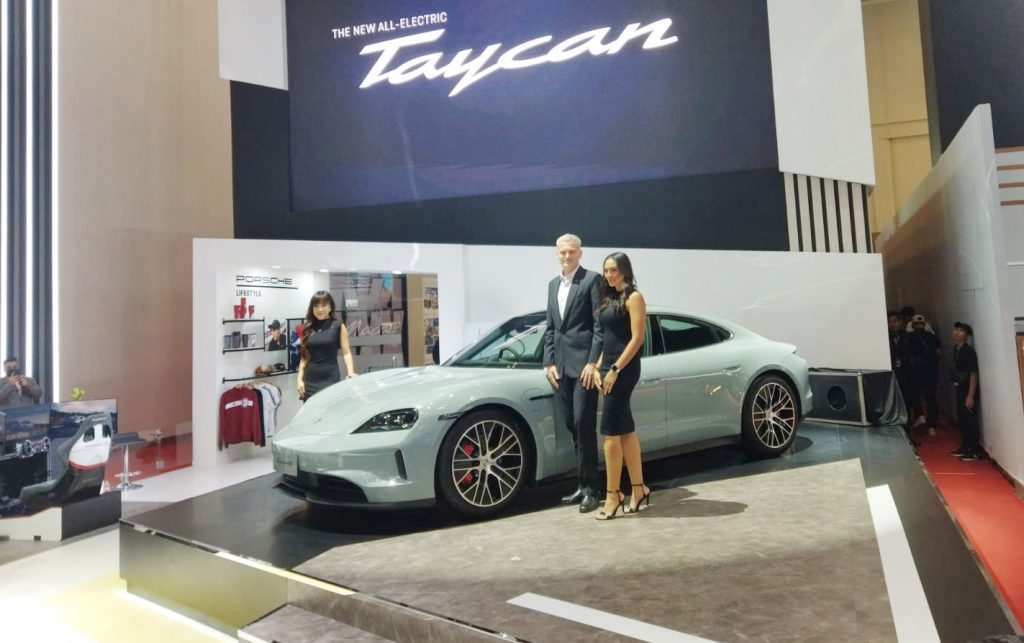 Porsche Indonesia meluncurkan Taycan baru dan Panamera generasi 3