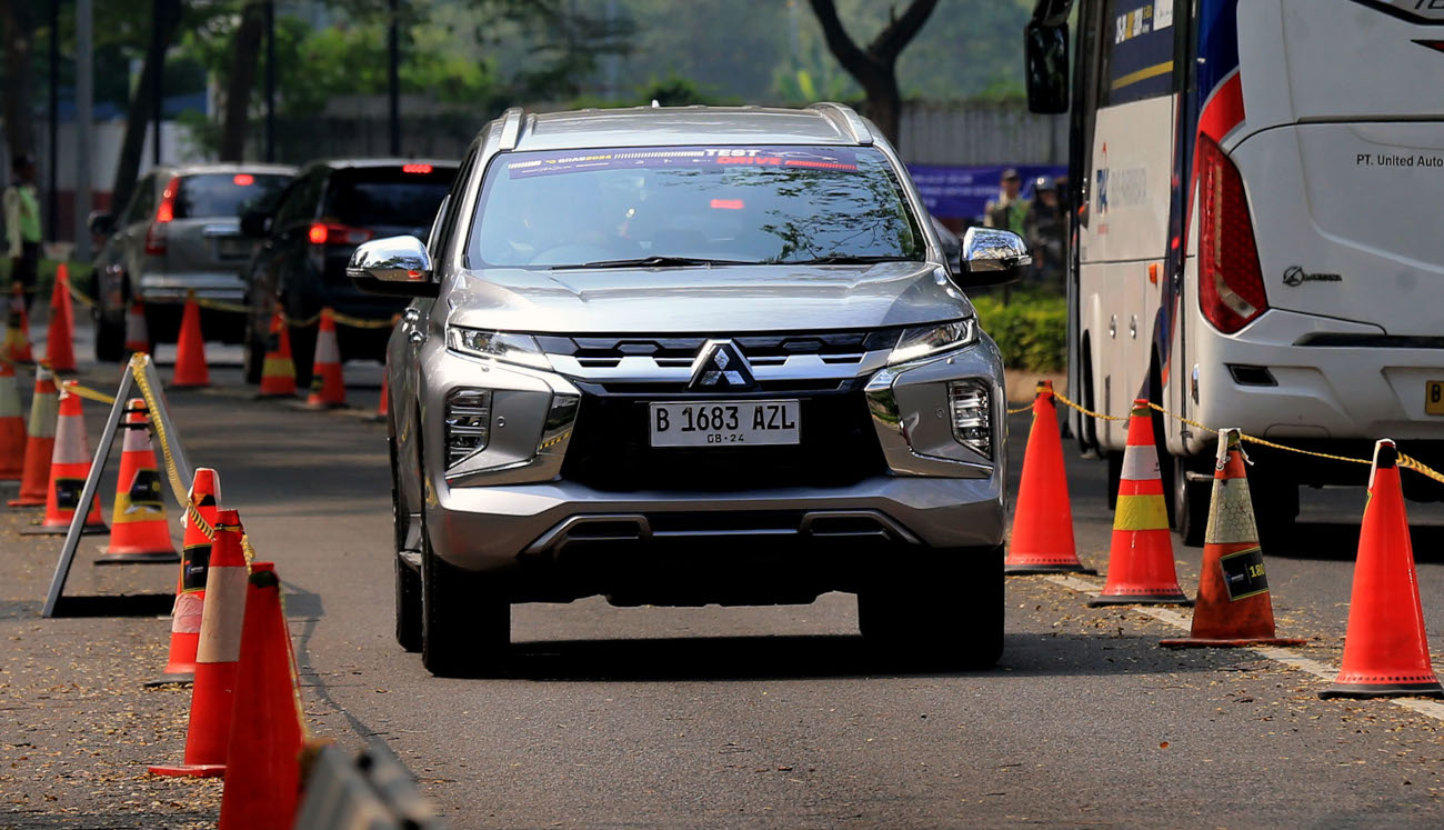 New MItsubishi Pajero Sport varian Dakar menggunakan mesin berkode 4N15 dengan tenaga 181 PS dan torsi 430 Nm