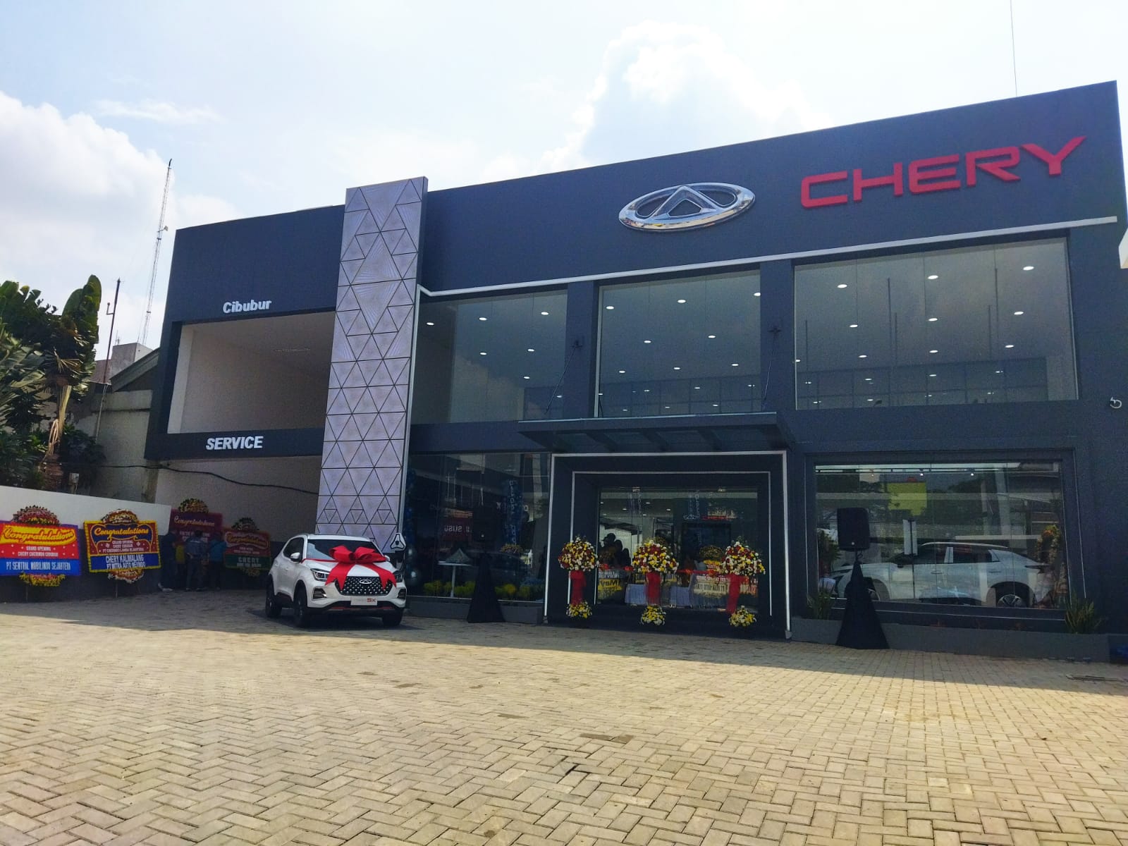 Diler Chery Cibubur berdiri di atas lahan seluas 1716 m2 dengan luas bangunan 1200 m2