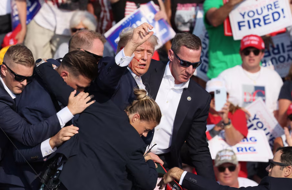 Donald Trump terluka di telinga