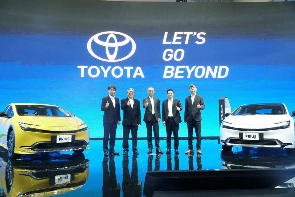 Toyota Hadirkan Duet Prius HEV dan PHEV Beserta GR Yaris Facelift AT di GIIAS 2024