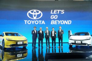 Toyota Hadirkan Duet Prius HEV dan PHEV di GIIAS 2024, Segini Harganya!