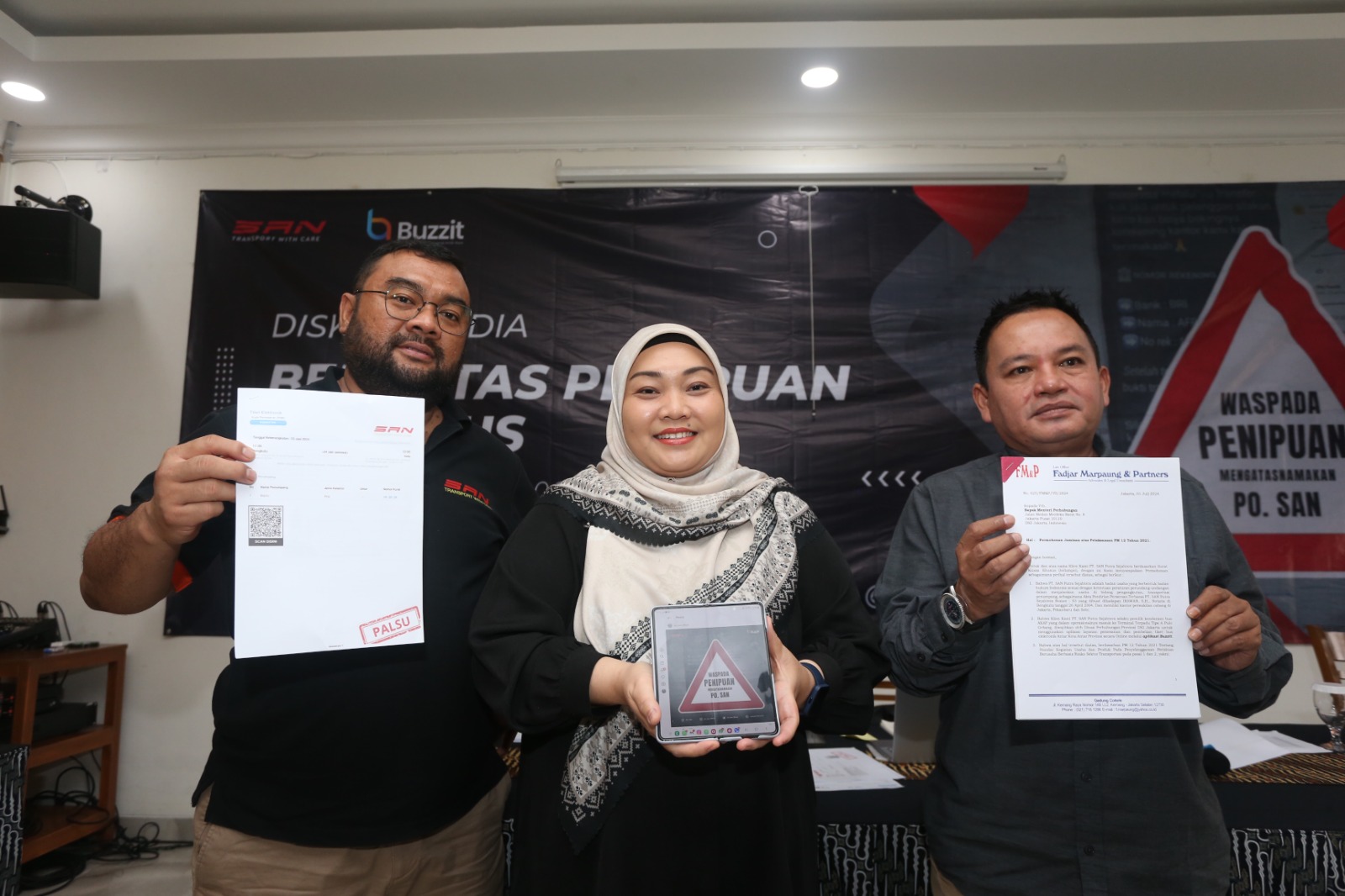 Dihimbau bagi penumpang untuk memesan tiket bus di jalur-jalur resmi pemesanan tiket bus