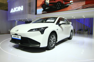 AION ES Unjuk Gigi di GIIAS 2024 Modal Harga Paling Rasional