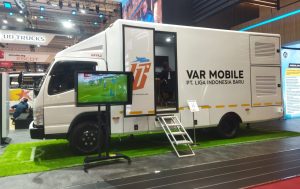 Mitsubishi Fuso Canter Dirombak Jadi Truk VAR, Penyelamat Pertandingan Sepak Bola Liga Indonesia Baru!