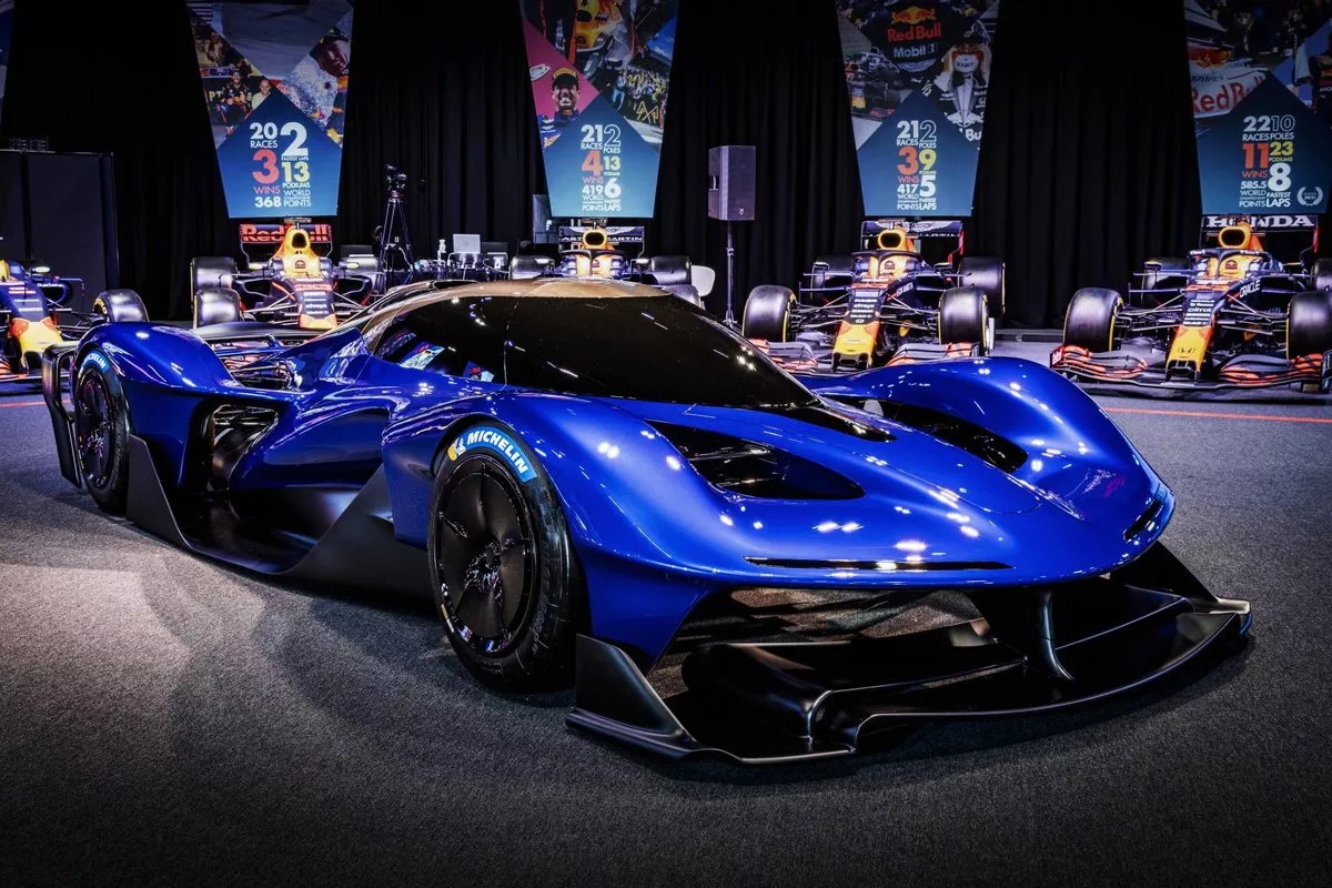Red Bull RB17 Senyawa Hypercar Seharga Rp 97 Miliar, Cuma 50 Unit Red Bull RB17 Senyawa Hypercar Seharga Rp 97 Miliar, Cuma 50 Unit