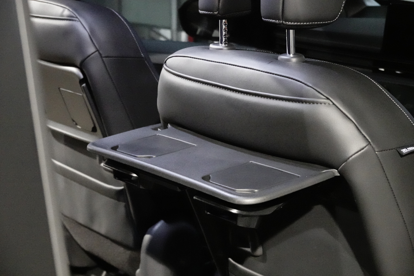 Meja lipat multifungsi