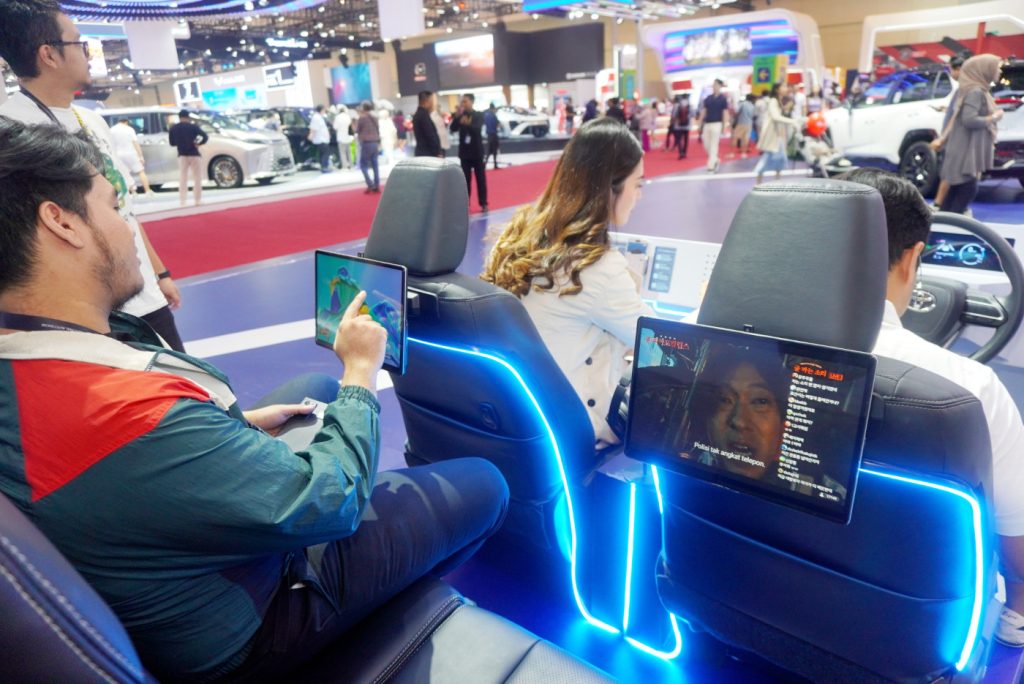 Resakan pengalaman konektivitas teknologi 1Connect di GIIAS 2024