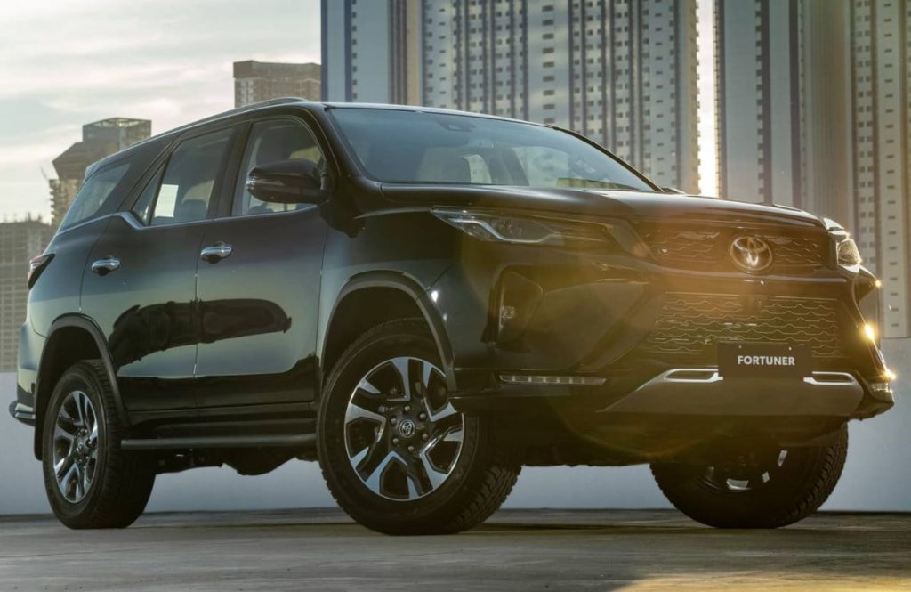 Toyota Fortuner Q (tipe menangah) di Filipina upgrade wajah dan fitur