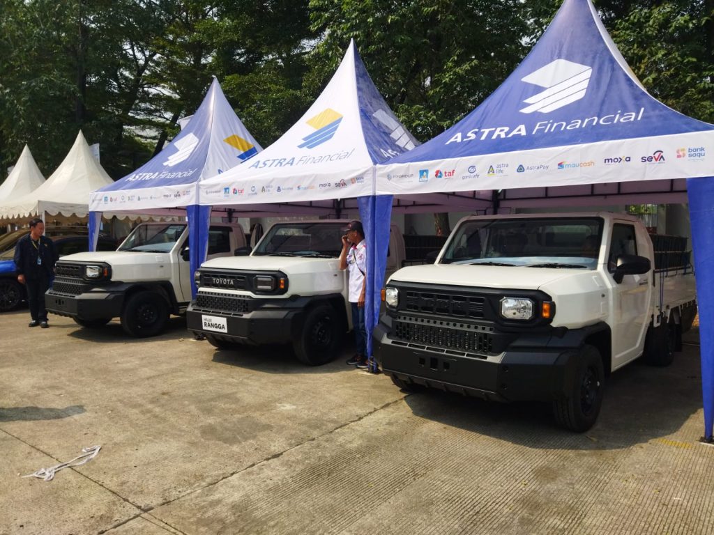 Komparasi Toyota Rangga diesel vs Mitsubishi L300