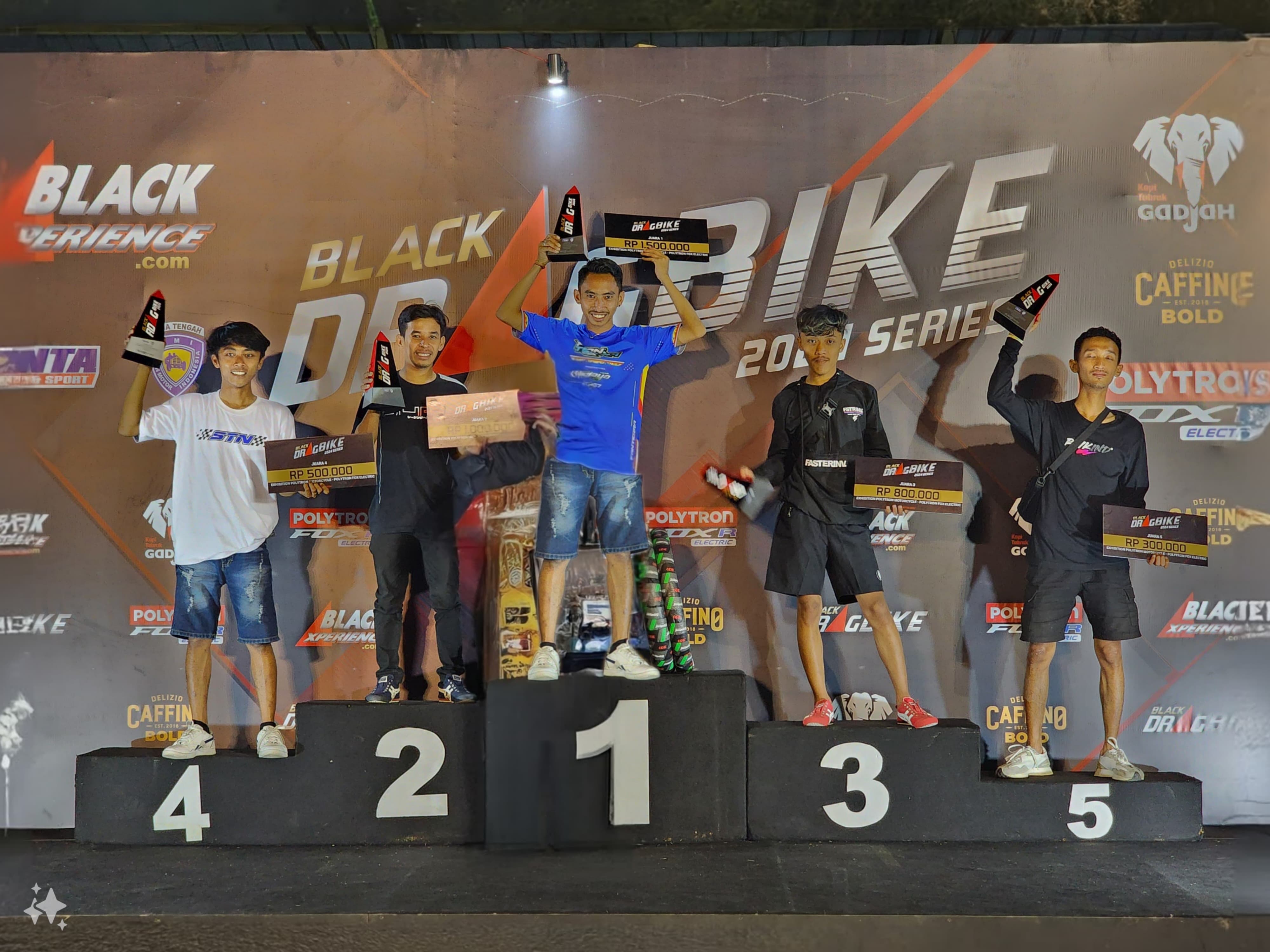 Para pemenang drag race Polytron Fox-R