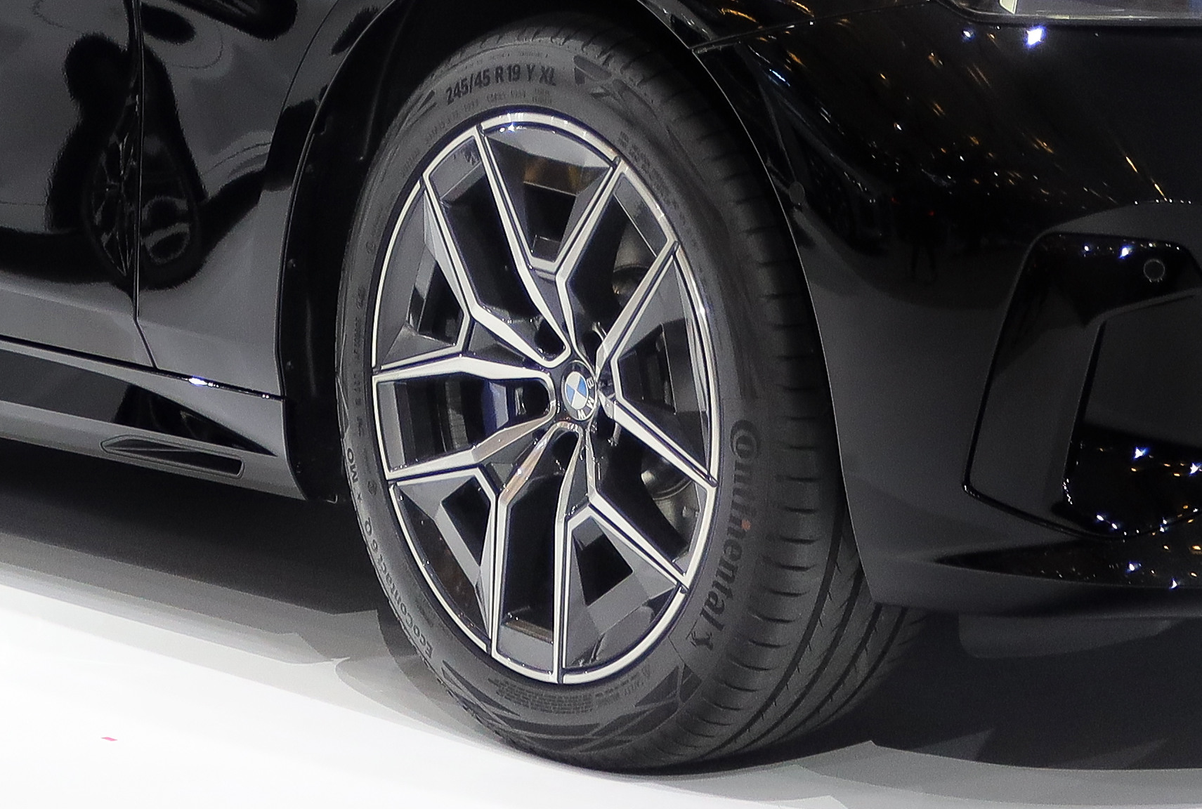 Velg velg 19 inci M aerodynamic wheels 936 M Bicolour Black Grey dibalut ban 245/45 R19