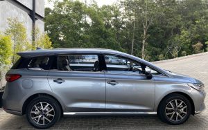 Di Titik Ini BYD M6 Kalah Dibanding Toyota Innova Zenix