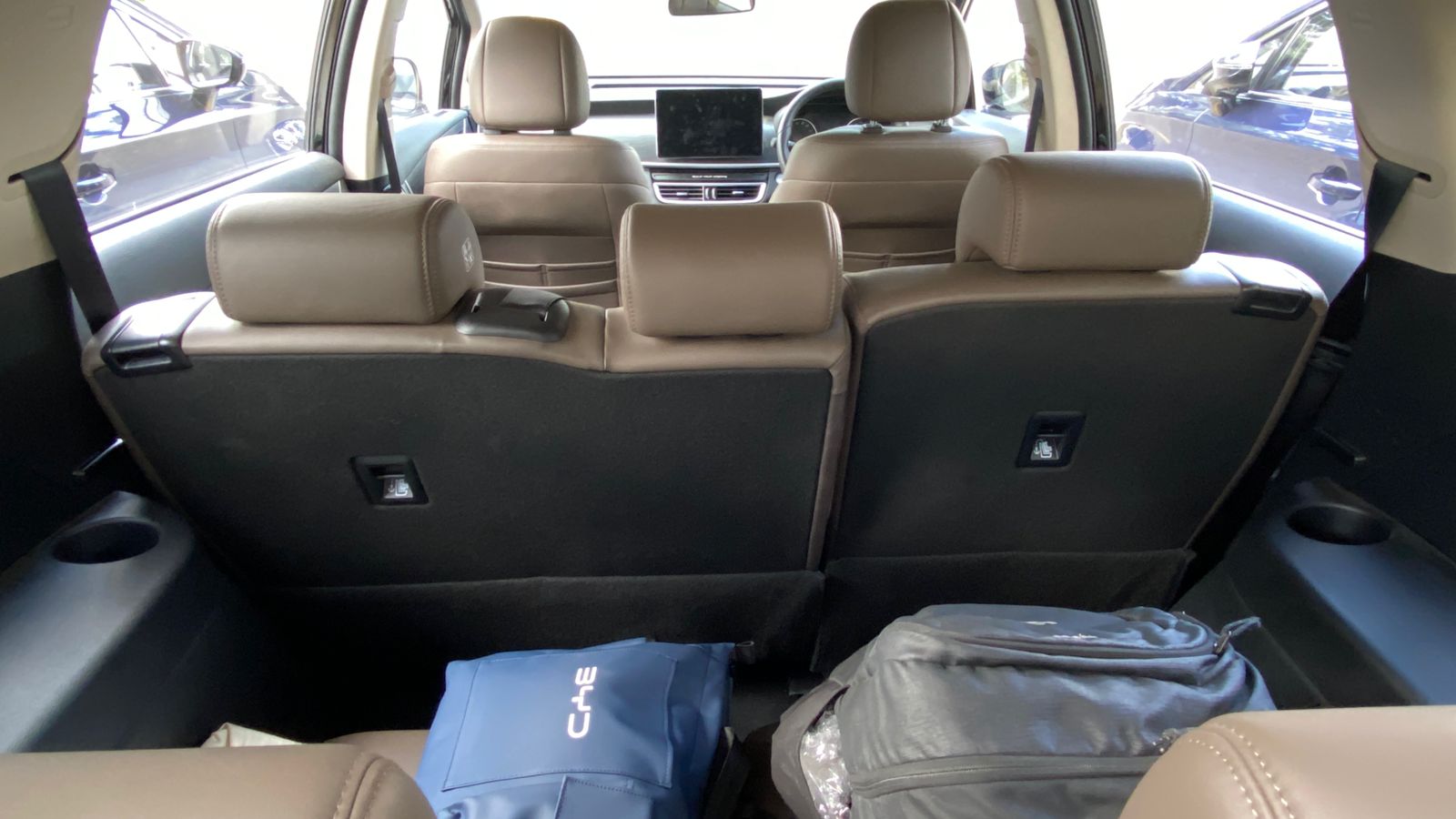 Kabin BYD M6 versi 7 penumpang