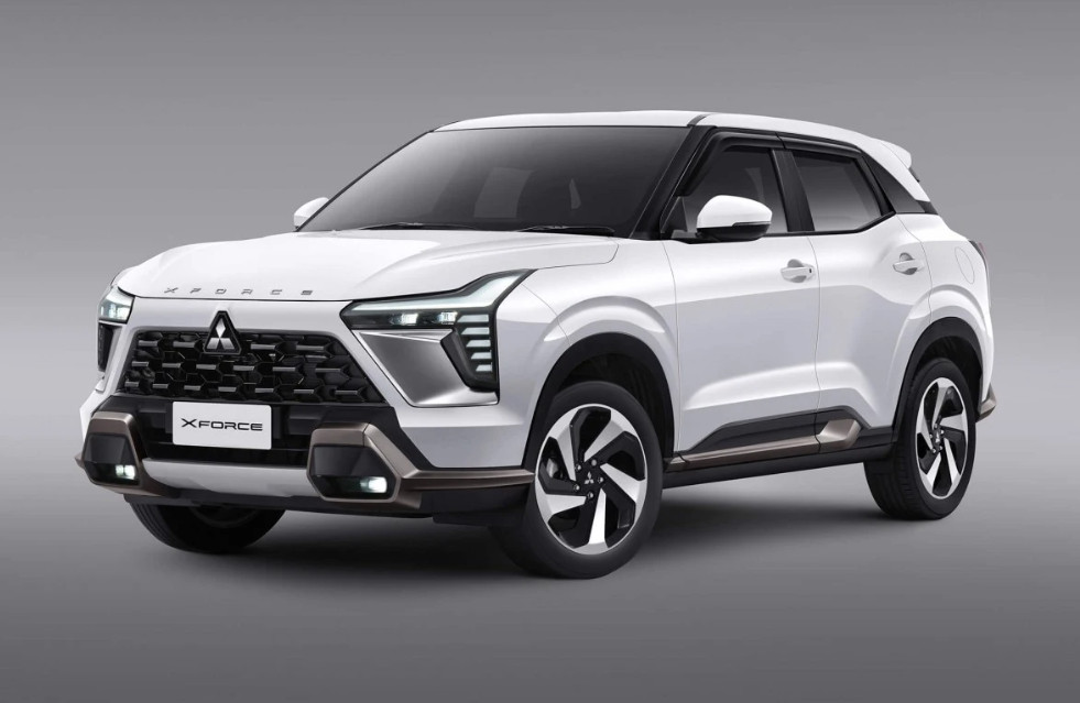 Mitsubishi XForce dengan full paket aksesori OEM Mitsubishi 