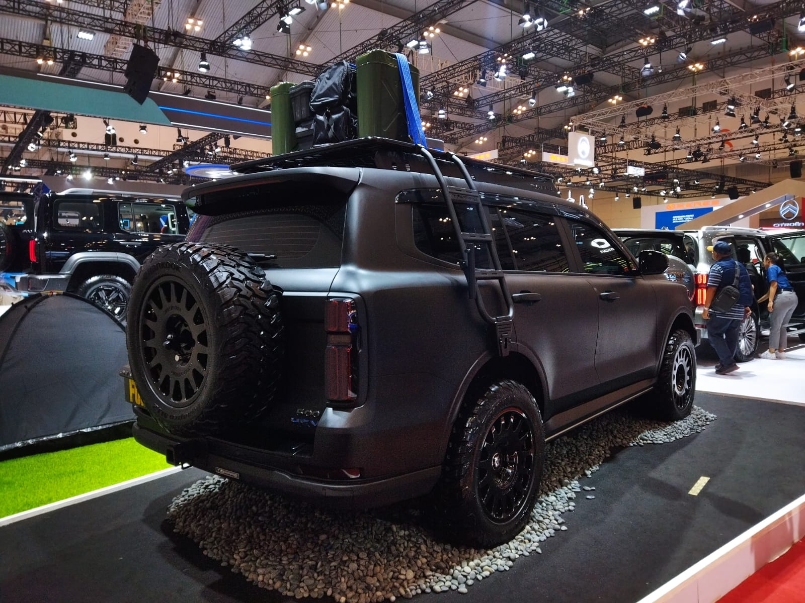 GWM Tank 500 gaya off-road saat mejeng di GIIAS 2024 lalu