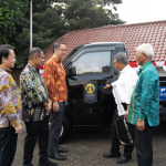 DFSK SERES Indonesia Donasikan 1 Unit DFSK Super Cab ke Universitas Indonesia - Tuwaga