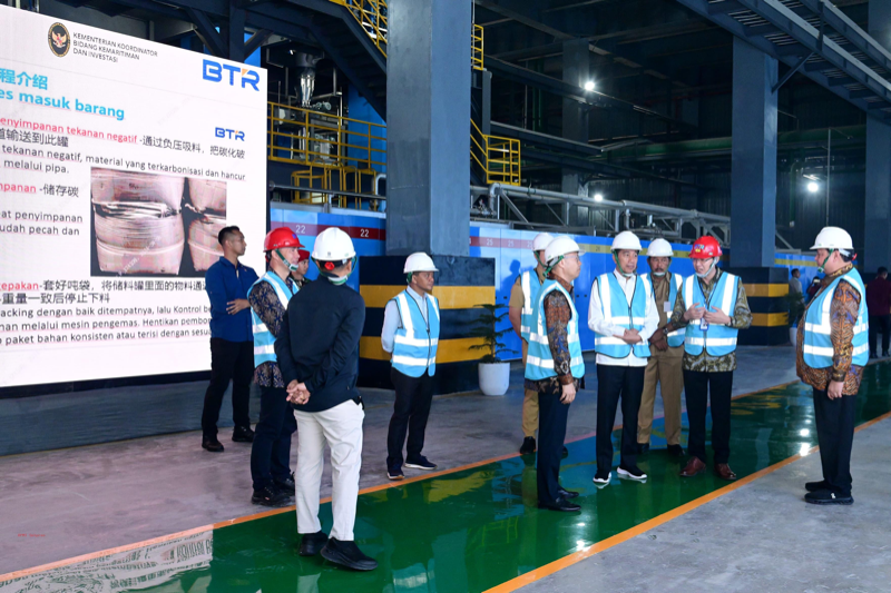 Presiden Jokowi resmikan pabrik bahan Anoda Baterai Litium