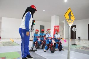 Keren! Anak PAUD dan TK Dididik Keselamatan Berkendara oleh Guru dan Honda